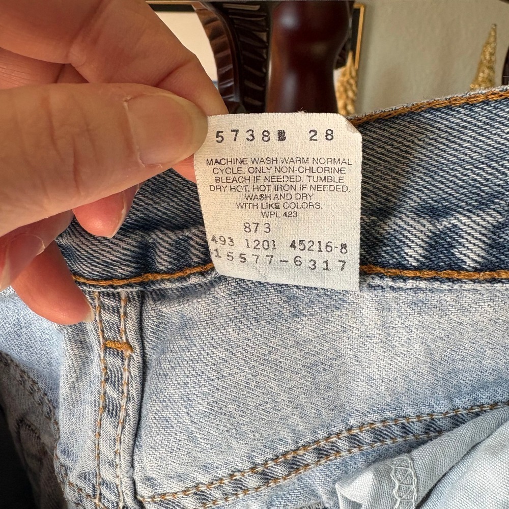 Vintage 90s Levi's 560 Loose Fit Straight Leg Jeans • Light Wash, Size 12 - Picture 12 of 12